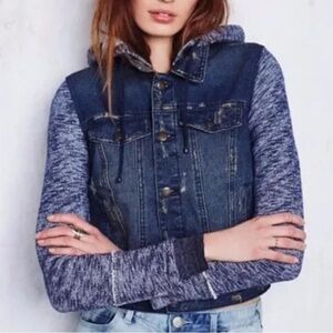 Free People Womn XS Indigo Rinse Distressed Denim Casual Knit Hooded Jean Jacket